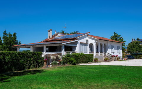 Casa Grion: Hus, Hjem, Boligområde, Busk, Tag, Estate, Sommerhus, Stuehus, Veranda, Hacienda