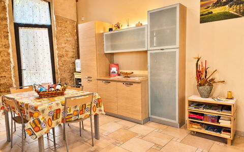 Pieve di Sant Ippolito: Møbel, Indretning, Gulvbelægning, Træ, Etage, Køkken, Større Bandage, Værelse, Countertop, Loft