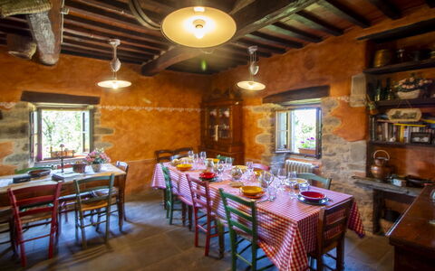 Torre di Vignale: Møbel, Bord, Køkken & Spisebord, Stol, Restaurant, Spisestue, Eco Hotel, Bejdse, Stuehus, Kaffebord