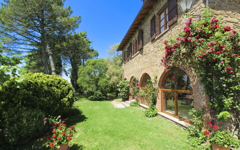 Villa Verniana: Busk, Have, Hjem, Estate, Sommerhus, Hacienda, Landscaping, Gård, Mursten