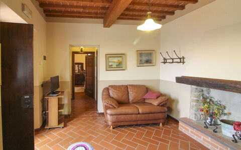Agriturismo Arcobaleno: Møbel, Indretning, Gulvbelægning, Væg, Etage, Træ, Loft, Værelse, Belysning, Stue