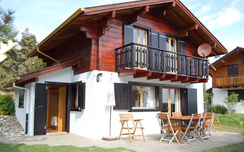 Coucordin: Plante, Himmel, Bygning, Sky, Vindue, Træ, Hus, Land Lot, Indretning, Veranda