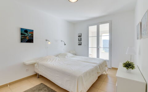 Le Belvédère: Soveværelse, Værelse, Ejendom, Møbel, Seng, Etage, Sengetøj, Bed Frame, Loft, Indretning