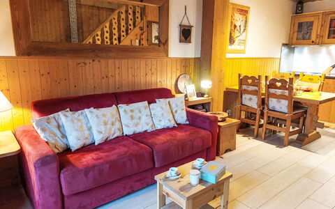 Le Clos Alpin: Træ, Indretning, Møbel, Værelse, Gulvbelægning, Loft, Etage, Hjem, Bejdse, Hårdttræ