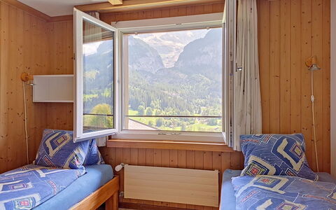 Chalet Almis 5: Møbel, Indretning, Loft, Værelse, Bejdse, Klarlak, Stol, Gardin, Hårdttræ