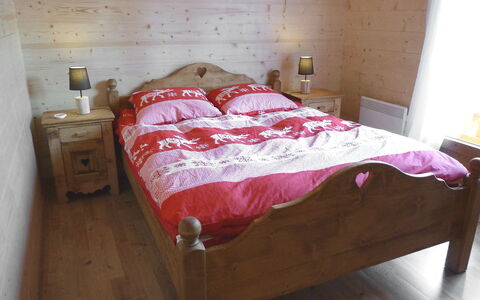 Elorian: Soveværelse, Seng, Møbel, Sengetøj, Værelse, Bed Frame, Ejendom, Madras, Sengetøj, Etage