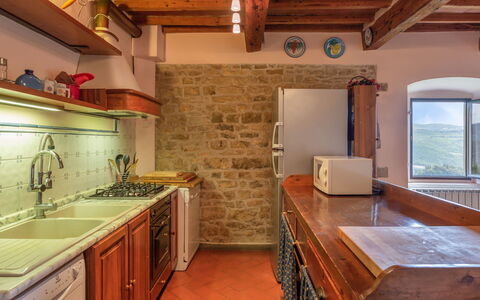 Villa Monteloro: Countertop, Værelse, Ejendom, Møbel, Køkken, Cabinetry, Bygning, Etage, Indretning, Håndvask