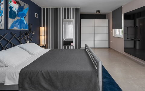 Villa Puntizela: Soveværelse, Møbel, Værelse, Seng, Ejendom, Indretning, Sengetøj, Bed Frame, Bygning, Væg