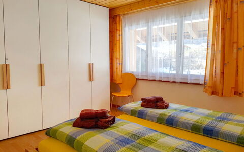 Oberei: Bygning, Møbel, Ejendom, Komfort, Vindue, Bed Frame, Træ, Seng, Textile, Indretning