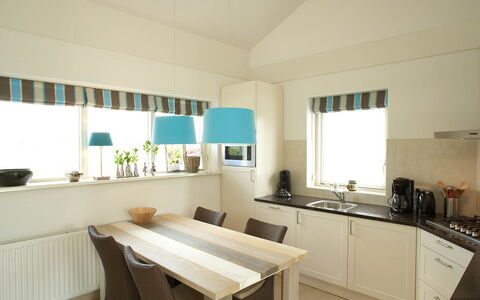 Krekt Oer 'T Wetter: Ejendom, Værelse, Møbel, Indretning, Bygning, Køkken, Hus, Cabinetry, Loft, Ejendom