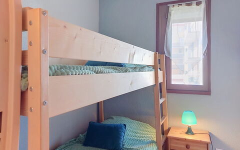 Le Méditerranée: Seng, Soveværelse, Køjeseng, Møbel, Træ, Sengetøj, Sengetøj, Indretning, Textile, Etage