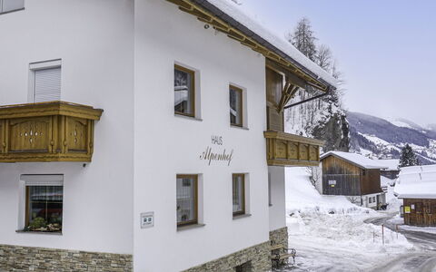 Kappl 150: Bygning, Himmel, Vindue, Sne, Hus, Kvarter, Boligområde, Hældning, Facade