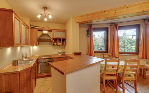 Pod Jesionem: Cabinetry, Countertop, Vindue, Håndvask, Træ, Stol, Køkken, Køkken Apparat, Indretning, Bygning