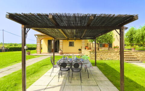 Podere Marcigliano: Have, Sommerhus, Stuehus, Skygge, Landscaping, Estate, Gård, Backyard, Stenmur, Hacienda