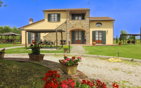 Podere Marcigliano: Have, Sommerhus, Stuehus, Skygge, Landscaping, Estate, Gård, Backyard, Stenmur, Hacienda