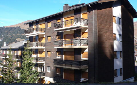 Les Girolles A59: Himmel, Bygning, Daytime, Ejendom, Vindue, Plante, Højhus, Urban Design, Ejerlejlighed