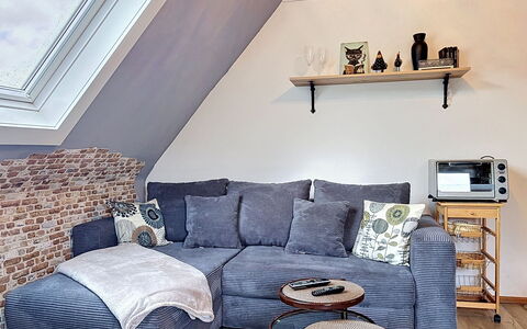 Antweiler 100: Møbel, Indretning, Gulvbelægning, Textile, Couch, Etage, Hjem, Værelse, Stue, Belysning