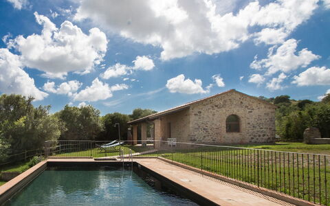 Sweet Maremma: Sky, Vand, Himmel, Plante, Ejendom, Bygning, Natur, Træ, Naturlige Landskab, Krop Af Vand