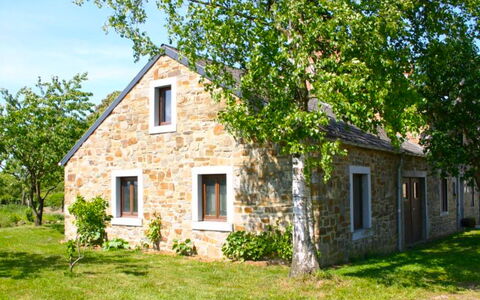 Gîte Rural Mamijana: Plante, Bygning, Vindue, Himmel, Træ, Hus, Land Lot, Græs, Naturlige Landskab