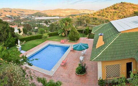 Finca la Poza: Himmel, Plante, Vand, Bygning, Ejendom, Svømmepøl, Vindue, Træ, Land Lot, Sky
