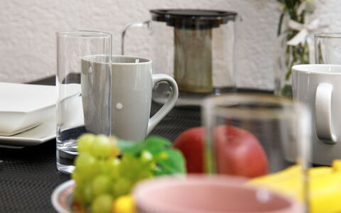 Le Cornalin 2: Bordservice, Serveware, Drinkware, Kop, Tallerkner, Plade, Kaffekop, Porcelæn, Mad