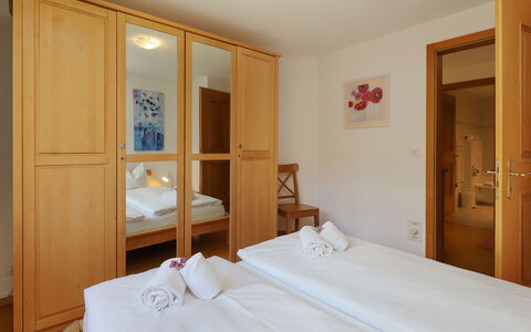 Chalet Nagano: Træ, Indretning, Gulvbelægning, Etage, Soveværelse, Loft, Seng, Møbel, Værelse, Lejlighed
