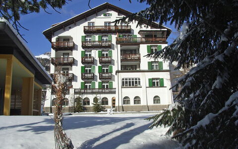 Haus Altein Apartment Nr. 4: Ejendom, Sne, Bygning, Hjem, Vinter, Hus, Ejendom, Estate, Arkitektur, Mansion