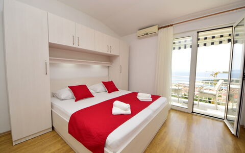 Makarska 592: Møbel, Ejendom, Bygning, Komfort, Cabinetry, Træ, Seng, Indretning, Bed Frame, Pude