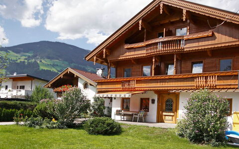 Hauser: Hus, Ejendom, Hjem, Bygning, Ejendom, Tag, Sommerhus, Estate, Stuehus, Hill Station