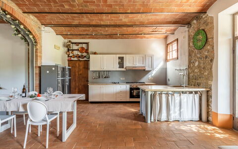Villa Castiglione: Møbel, Indretning, Gulvbelægning, Væg, Træ, Etage, Loft, Køkken, Belysning, Værelse