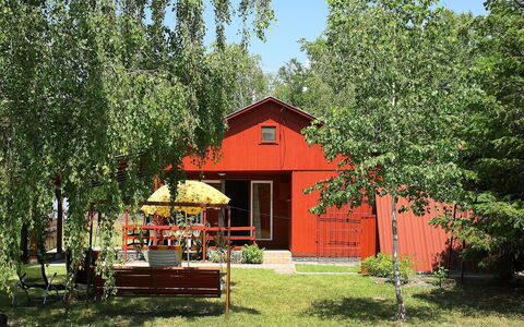 Rosso: Hus, Hjem, Træ, Ejendom, Sommerhus, Bygning, Botanik, Græs, Landdistrikt, Landskab