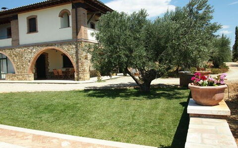 Villa Giulia Follonica: Ejendom, Gård, Backyard, Græs, Hjem, Lawn, Hus, Ejendom, Bygning, Estate