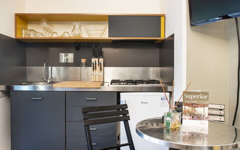 Castiglione della Pescaia 130: Cabinetry, Møbel, Countertop, Komfur, Stol, Køkken Apparat, Bygning, Køkken, Indretning, Træ