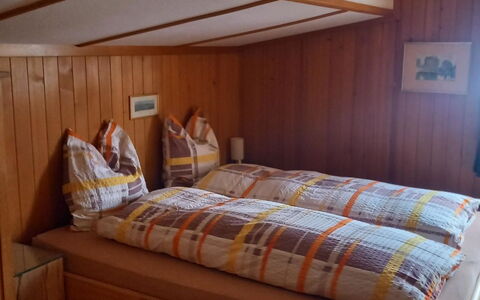 Aurora: Møbel, Bygning, Komfort, Træ, Bed Frame, Textile, Seng, Arkitektur, Indretning, Hus
