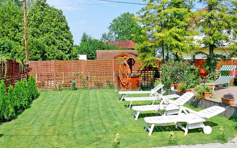 Terracotta: Have, Ejendom, Græs, Lawn, Gård, Backyard, Hus, Hjem, Landscaping, Ejendom