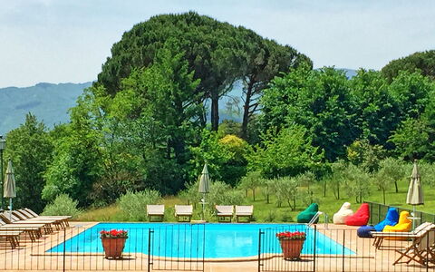 Villa Sant' Angelo: Naturlige Landskab, Træ, Græs, Fritid, Sommer, Landskab, Backyard, Hill Station, Landdistrikt, Bord