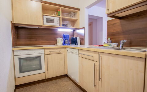 Sölden 510: Cabinetry, Countertop, Ejendom, Møbel, Køkken, Træ, Bygning, Indretning, Køkken Apparat, Husholdningsapparat