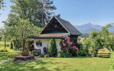 Reserl: Plante, Himmel, Blomst, Bygning, Træ, Blad, Hus, Botanik, Vindue, Naturlige Landskab