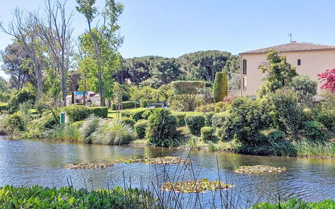 Le Luberon: Vand, Krop Af Vand, Natur, Vegetationen, Naturlige Landskab, Vandløb, Busk, Bank, Plantesamfund, Dam
