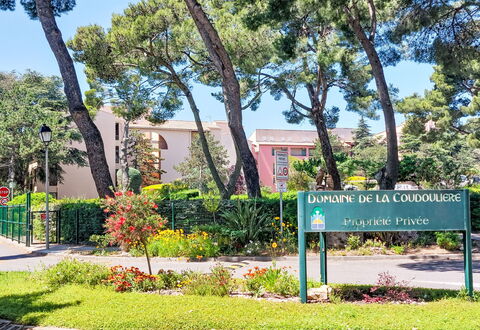 Le Luberon Loisirs: Busk, Have, Landscaping, Gård, Parkere, Botanisk Have, Plantation