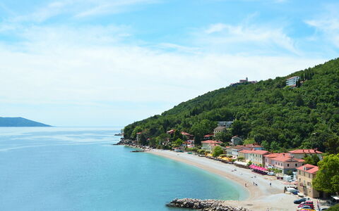 Pinka: Vand, Sky, Himmel, Vandressourcer, Azure, Træ, Coastal Og Oceaniske Landskabsformer, Strand, Plante