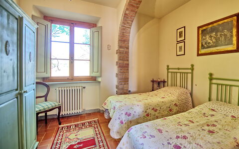 Casale Ambra: Soveværelse, Værelse, Ejendom, Møbel, Seng, Sengetøj, Indretning, Bygning, Bed Frame, Etage