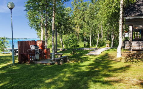 Alakitkajärvi, Takkusalmi: Møbel, Land Lot, Lawn, Have, Skygge, Udendørs Møbler, Parkere, Stol, Landscaping, Gård