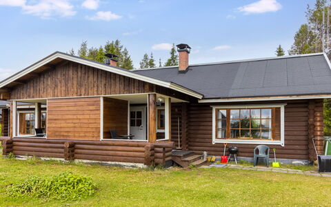 Ruka-Kitkan Käki: Græs, Bygning, Vindue, Træ, Hus, Tag, Sommerhus, Sidespor, Hjem, Land Lot