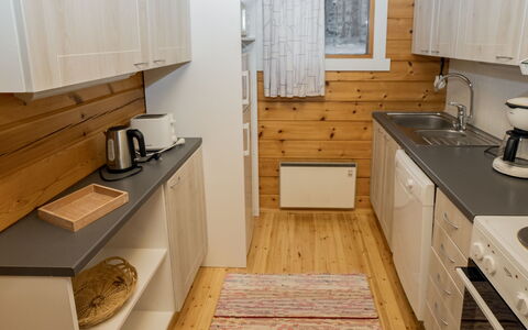 Viipusjärvi 10: Gulvbelægning, Træ, Etage, Indretning, Countertop, Håndvask, Køkken, Møbel, Cabinetry, Større Bandage