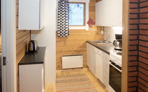 Viipusjärvi 11: Træ, Gulvbelægning, Køkken, Indretning, Etage, Countertop, Større Bandage, Værelse, Håndvask, Møbel