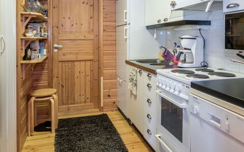 Piilola Nr 1: Gulvbelægning, Træ, Større Bandage, Møbel, Cabinetry, Køkken Apparat, Køkken, Indretning, Etage, Countertop
