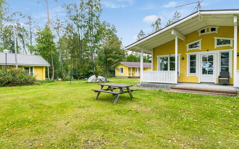 Aurinkoniemi: Græs, Hus, Sommerhus, Land Lot, Hjem, Estate, Lawn, Sidespor, Stuehus, Veranda