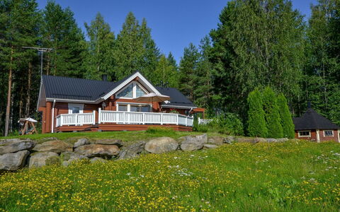Kannelpirtti 2: Træ, Græs, Hus, Hjem, Sommerhus, Tag, Boligområde, Land Lot, Busk, Landdistrikt