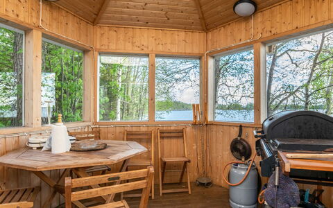 Mäntyrinne: Træ, Sommerhus, Bjælkehytte, Skov, Skur, Garden Bygninger, Lærk, Woodland, Bejdse